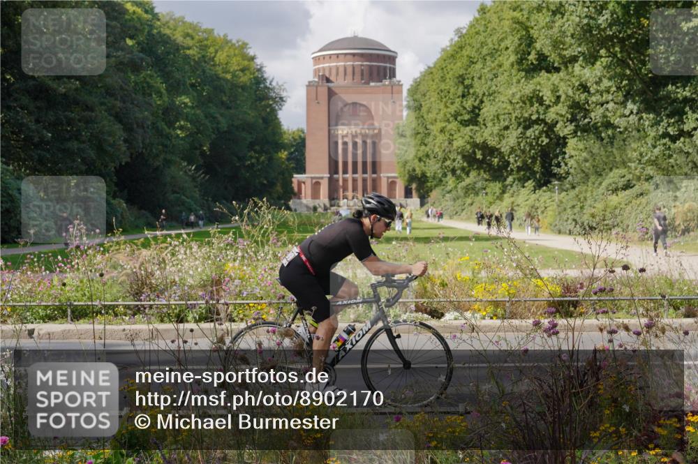 14.09.2025 - Stadtparktriathlon Michael Burmester http://msf.ph/oto/8902170 14.09.2025 13:24:52 Radfahren 1488, 1499, 1543, 1545, 1559, 1561, 1593, 1597 meine-sportfotos.de