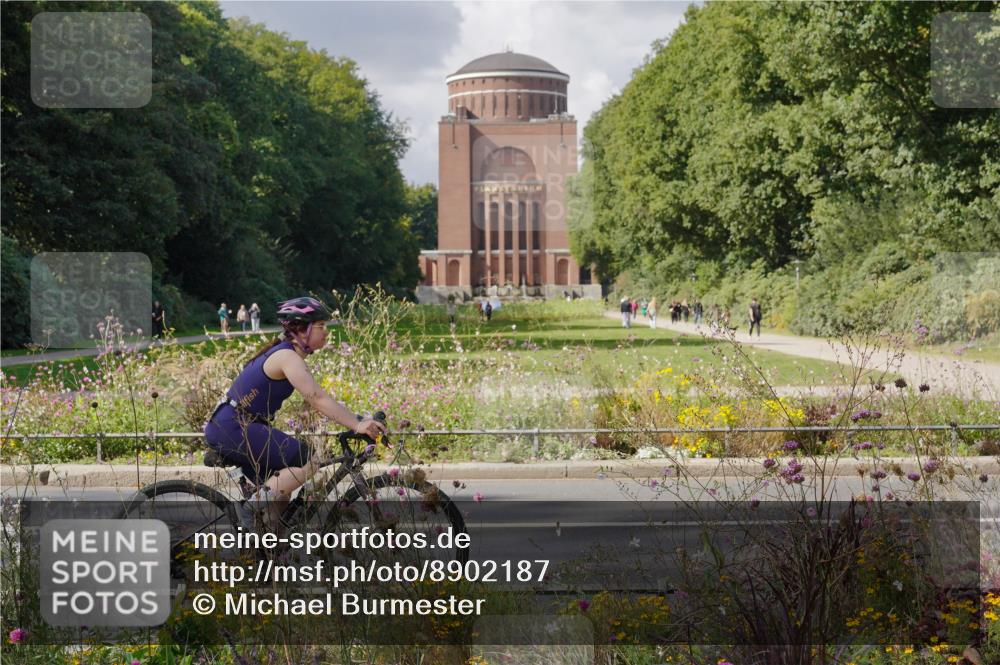 14.09.2025 - Stadtparktriathlon Michael Burmester http://msf.ph/oto/8902187 14.09.2025 13:25:06 Radfahren 1323, 1432, 1474, 1479, 1532, 1544, 1586, 1597 meine-sportfotos.de