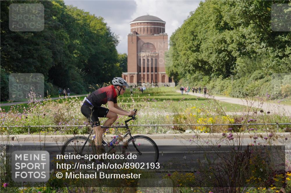 14.09.2025 - Stadtparktriathlon Michael Burmester http://msf.ph/oto/8902193 14.09.2025 13:25:13 Radfahren 1323, 1432, 1479, 1521, 1568, 1586 meine-sportfotos.de