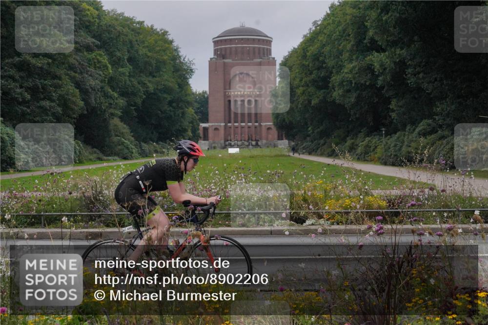 14.09.2025 - Stadtparktriathlon Michael Burmester http://msf.ph/oto/8902206 14.09.2025 09:31:38 Radfahren 405, 422, 474, 488 meine-sportfotos.de