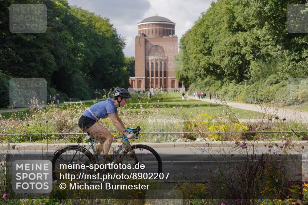 14.09.2025 - Stadtparktriathlon Michael Burmester http://msf.ph/oto/8902207 14.09.2025 13:25:25 Radfahren 1442, 1443, 1460, 1462, 1553, 1609 meine-sportfotos.de
