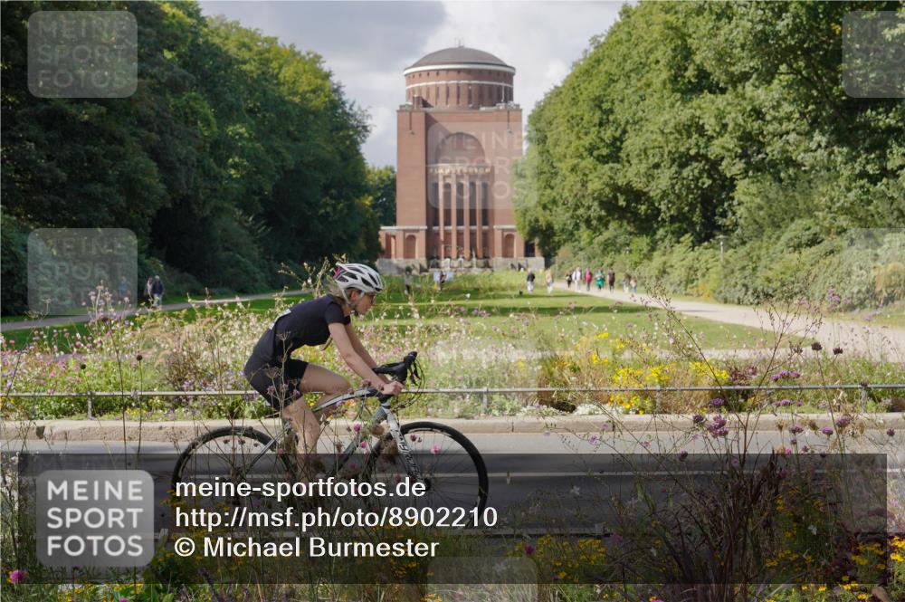 14.09.2025 - Stadtparktriathlon Michael Burmester http://msf.ph/oto/8902210 14.09.2025 13:25:28 Radfahren 1442, 1443, 1460, 1462, 1553, 1609 meine-sportfotos.de