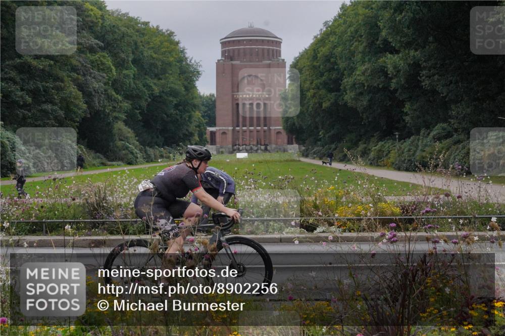 14.09.2025 - Stadtparktriathlon Michael Burmester http://msf.ph/oto/8902256 14.09.2025 09:32:26 Radfahren 387, 499 meine-sportfotos.de