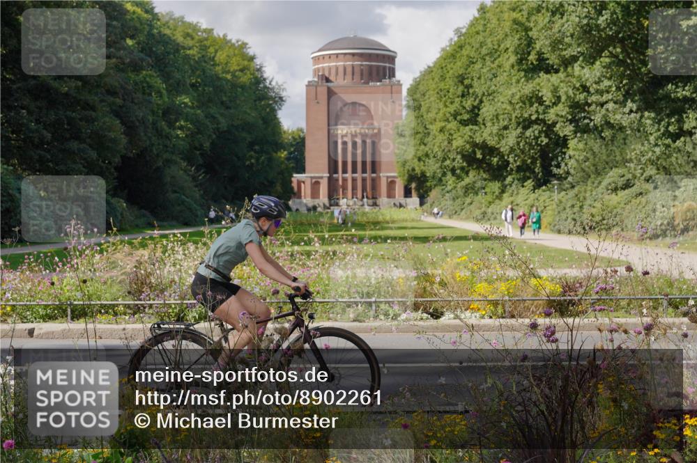 14.09.2025 - Stadtparktriathlon Michael Burmester http://msf.ph/oto/8902261 14.09.2025 13:26:34 Radfahren 1467, 1515, 1620 meine-sportfotos.de