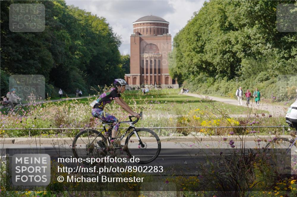 14.09.2025 - Stadtparktriathlon Michael Burmester http://msf.ph/oto/8902283 14.09.2025 13:26:57 Radfahren 1436, 1447, 1448, 1493, 1526, 1537, 1549, 1571, 1587, 1591 meine-sportfotos.de