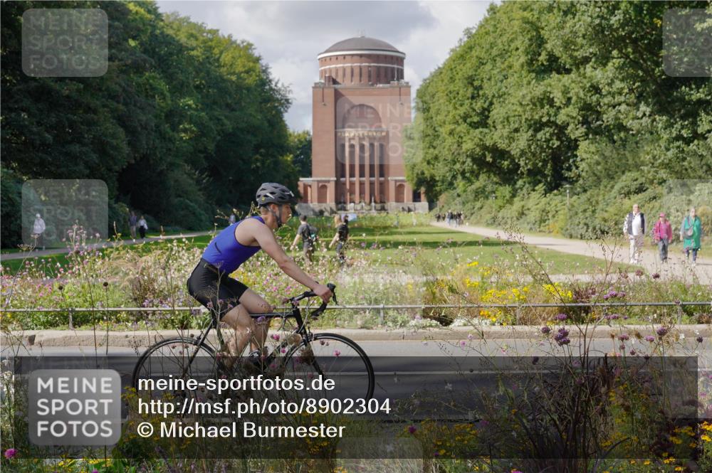 14.09.2025 - Stadtparktriathlon Michael Burmester http://msf.ph/oto/8902304 14.09.2025 13:27:14 Radfahren 1426, 1431, 1453, 1480, 1489, 1501, 1513, 1519, 1527, 1581, 1582 meine-sportfotos.de