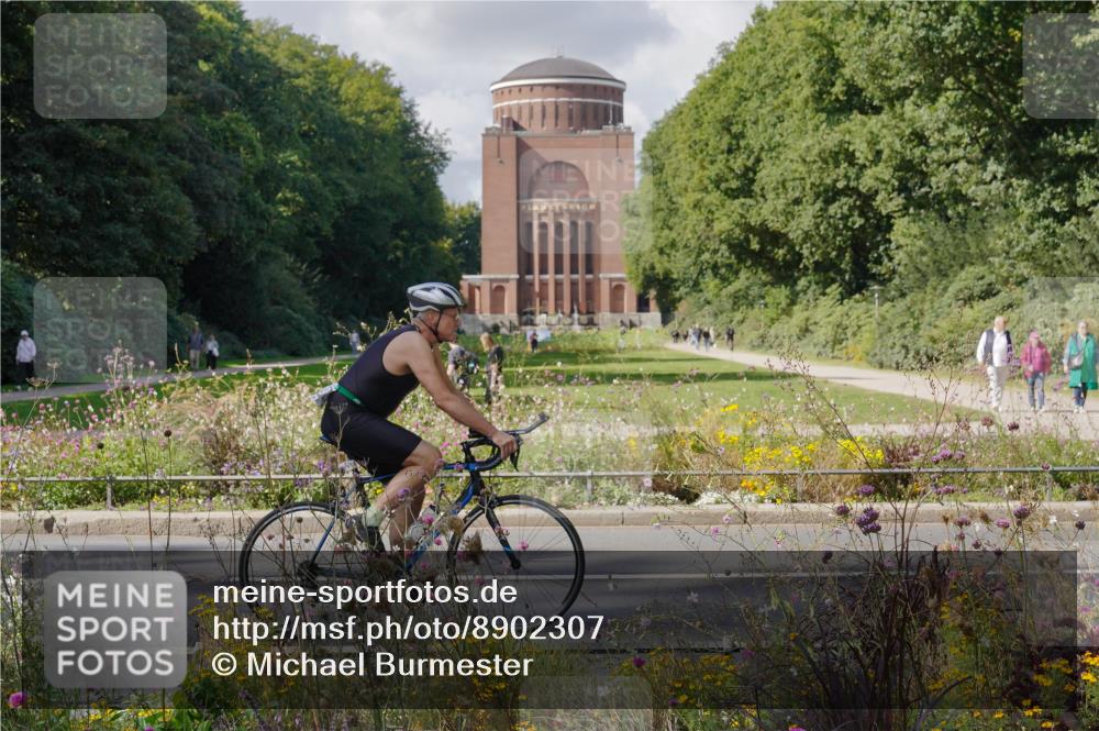 14.09.2025 - Stadtparktriathlon Michael Burmester http://msf.ph/oto/8902307 14.09.2025 13:27:16 Radfahren 1426, 1431, 1453, 1480, 1489, 1501, 1513, 1519, 1527, 1581, 1607 meine-sportfotos.de