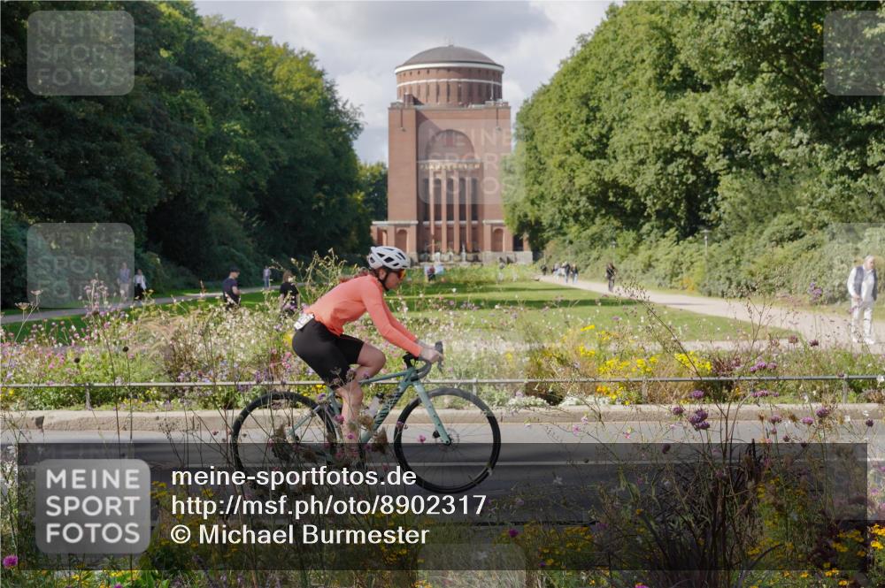 14.09.2025 - Stadtparktriathlon Michael Burmester http://msf.ph/oto/8902317 14.09.2025 13:27:22 Radfahren 1426, 1431, 1513, 1581, 1607 meine-sportfotos.de