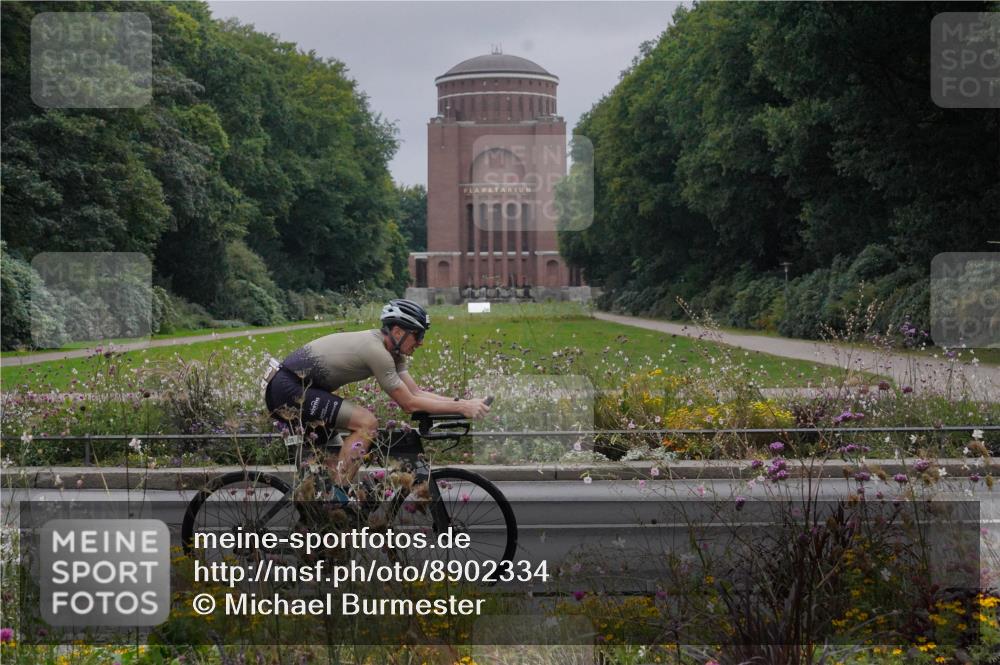 14.09.2025 - Stadtparktriathlon Michael Burmester http://msf.ph/oto/8902334 14.09.2025 09:34:22 Radfahren 338, 380, 401, 404, 479 meine-sportfotos.de