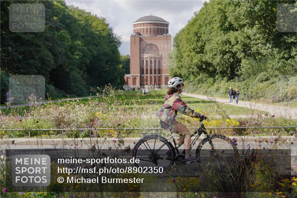 14.09.2025 - Stadtparktriathlon Michael Burmester http://msf.ph/oto/8902350 14.09.2025 13:28:10 Radfahren 1422, 1438, 1439, 1538 meine-sportfotos.de