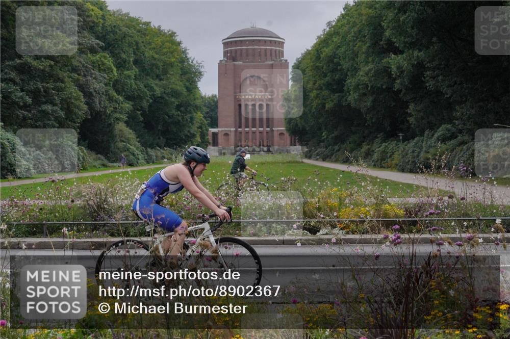 14.09.2025 - Stadtparktriathlon Michael Burmester http://msf.ph/oto/8902367 14.09.2025 09:35:09 Radfahren 400, 430, 445, 456, 506 meine-sportfotos.de