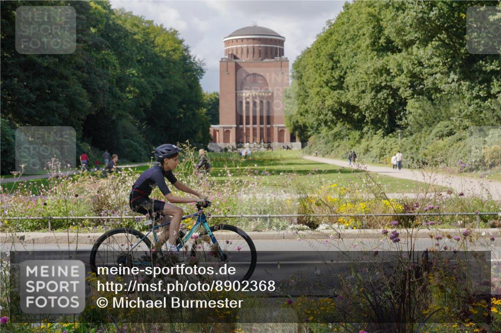 14.09.2025 - Stadtparktriathlon Michael Burmester http://msf.ph/oto/8902368 14.09.2025 13:28:30 Radfahren 1450, 1580, 1594, 1601, 1617 meine-sportfotos.de