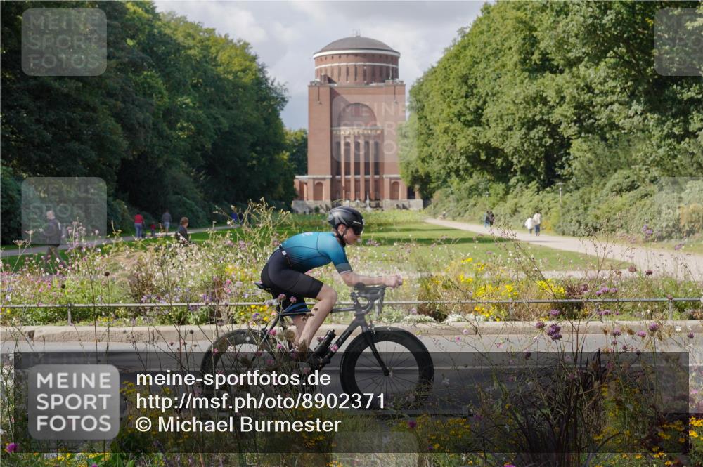 14.09.2025 - Stadtparktriathlon Michael Burmester http://msf.ph/oto/8902371 14.09.2025 13:28:35 Radfahren 1547, 1580, 1594, 1601, 1617 meine-sportfotos.de