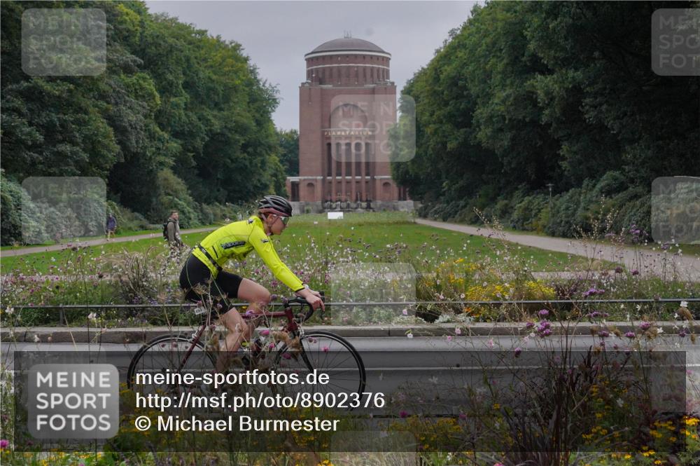 14.09.2025 - Stadtparktriathlon Michael Burmester http://msf.ph/oto/8902376 14.09.2025 09:35:20 Radfahren 398, 430, 494 meine-sportfotos.de