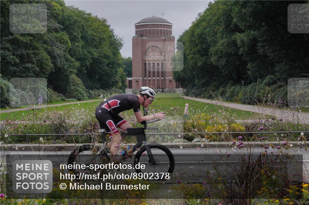 14.09.2025 - Stadtparktriathlon Michael Burmester http://msf.ph/oto/8902378 14.09.2025 09:35:24 Radfahren 398, 494 meine-sportfotos.de