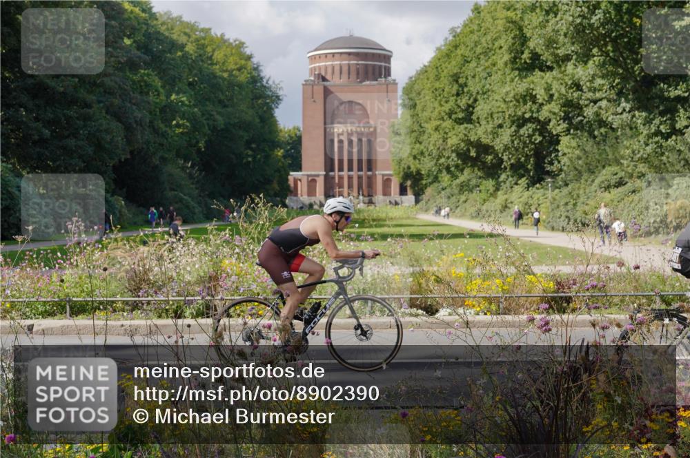 14.09.2025 - Stadtparktriathlon Michael Burmester http://msf.ph/oto/8902390 14.09.2025 13:29:12 Radfahren 1495, 1497, 1525 meine-sportfotos.de