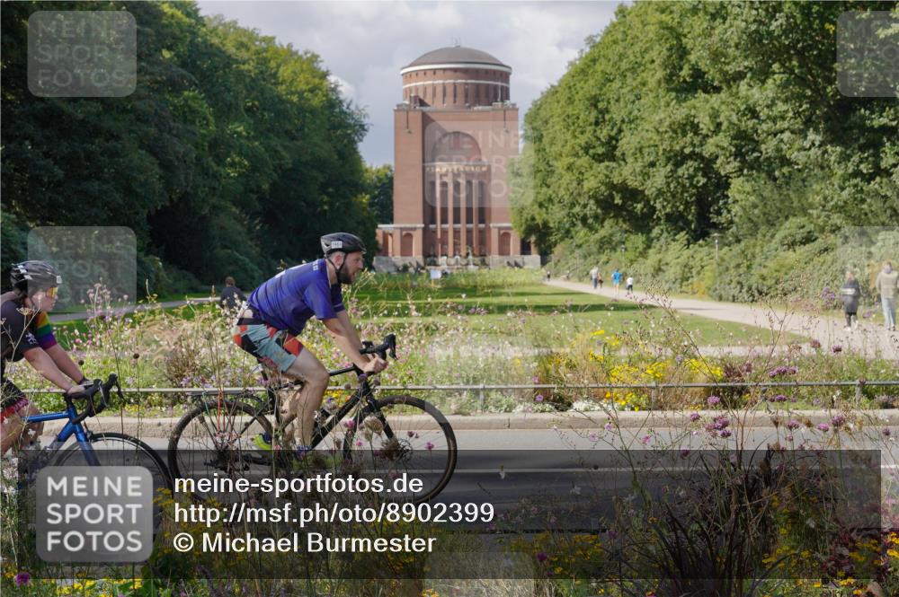 14.09.2025 - Stadtparktriathlon Michael Burmester http://msf.ph/oto/8902399 14.09.2025 13:29:46 Radfahren 1434, 1435, 1483, 1528, 1610 meine-sportfotos.de