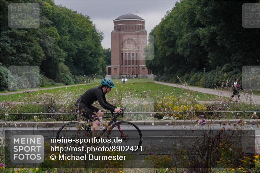 14.09.2025 - Stadtparktriathlon Michael Burmester http://msf.ph/oto/8902421 14.09.2025 09:37:25 Radfahren 382 meine-sportfotos.de