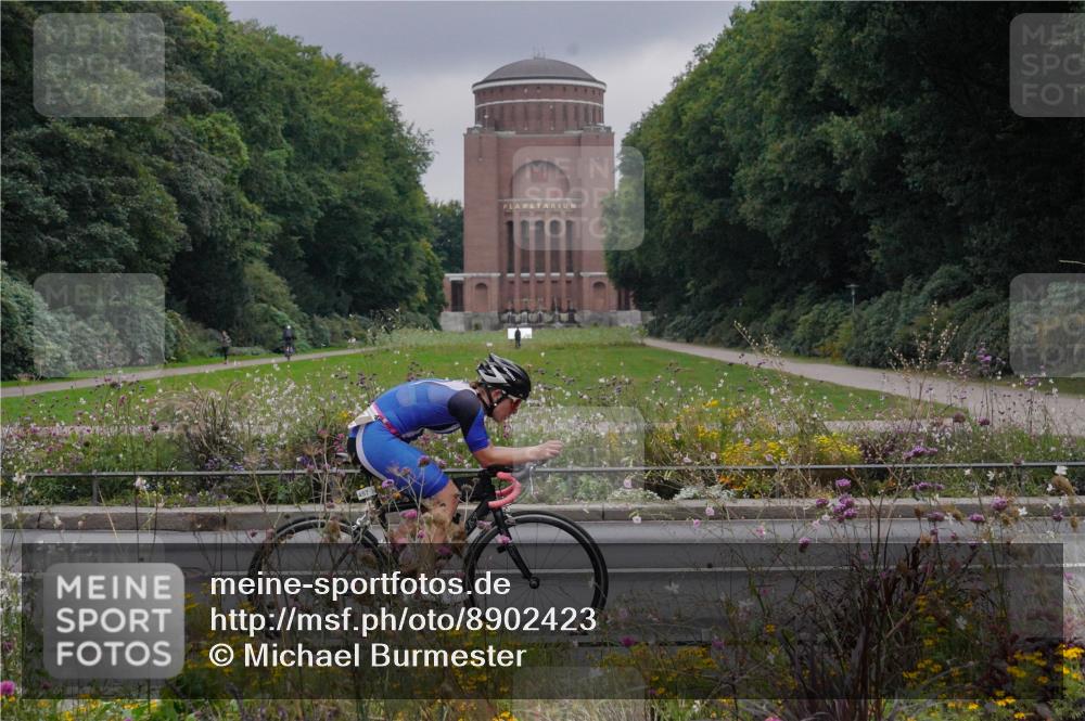 14.09.2025 - Stadtparktriathlon Michael Burmester http://msf.ph/oto/8902423 14.09.2025 09:37:47 Radfahren 434, 457 meine-sportfotos.de