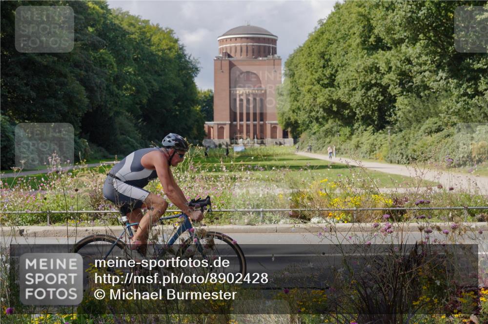 14.09.2025 - Stadtparktriathlon Michael Burmester http://msf.ph/oto/8902428 14.09.2025 13:30:56 Radfahren 1456, 1490, 1520, 1584, 1599 meine-sportfotos.de