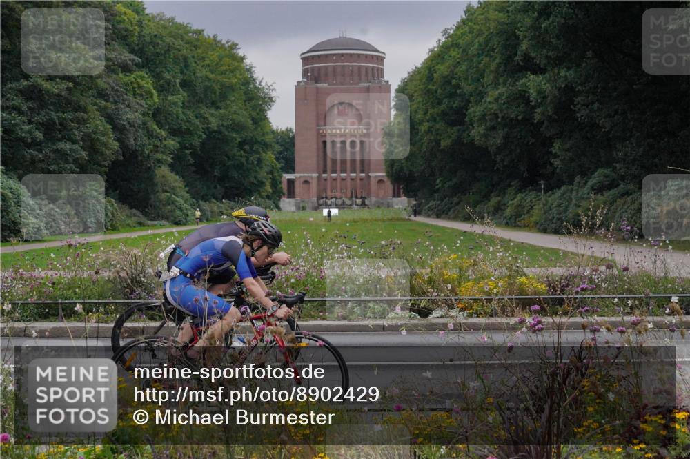 14.09.2025 - Stadtparktriathlon Michael Burmester http://msf.ph/oto/8902429 14.09.2025 09:38:20 Radfahren 391, 421, 453, 458 meine-sportfotos.de