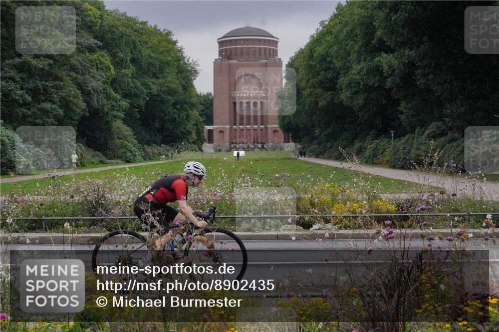 14.09.2025 - Stadtparktriathlon Michael Burmester http://msf.ph/oto/8902435 14.09.2025 09:38:35 Radfahren 450, 474 meine-sportfotos.de