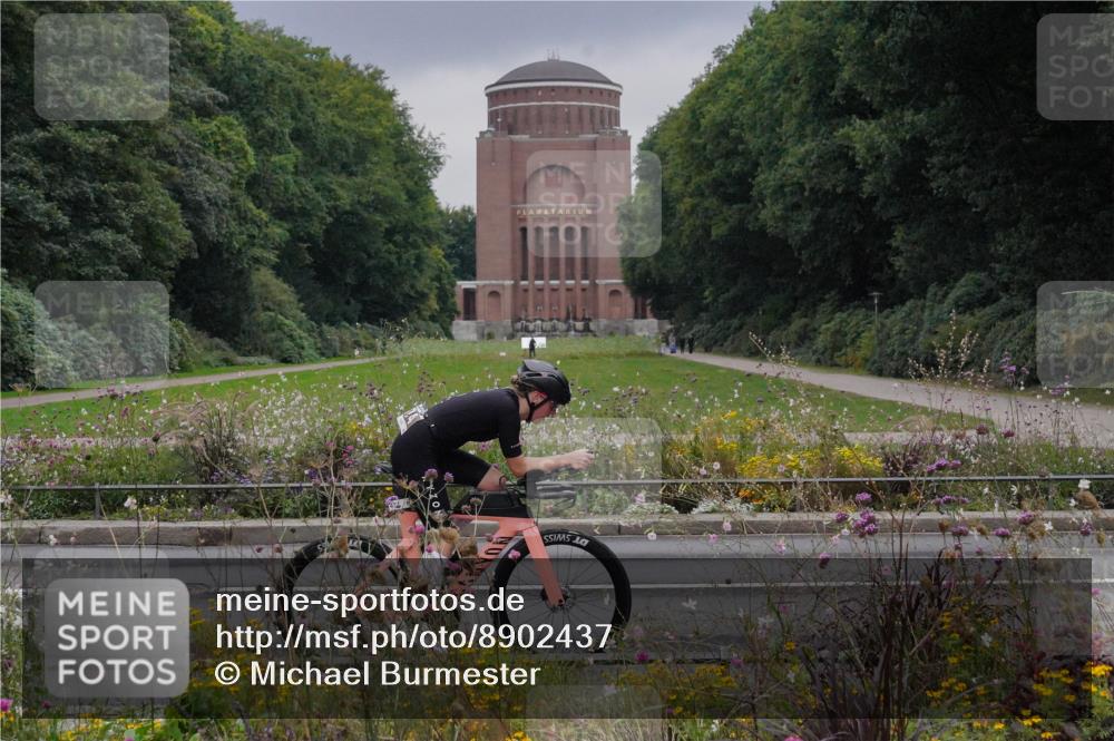 14.09.2025 - Stadtparktriathlon Michael Burmester http://msf.ph/oto/8902437 14.09.2025 09:38:44 Radfahren 474, 493 meine-sportfotos.de
