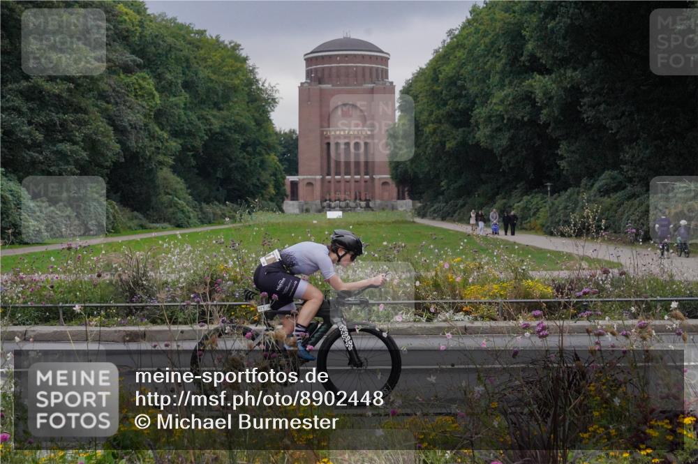 14.09.2025 - Stadtparktriathlon Michael Burmester http://msf.ph/oto/8902448 14.09.2025 09:39:46 Radfahren 471 meine-sportfotos.de