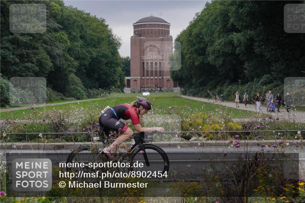 14.09.2025 - Stadtparktriathlon Michael Burmester http://msf.ph/oto/8902454 14.09.2025 09:40:12 Radfahren 454, 464, 481, 482 meine-sportfotos.de