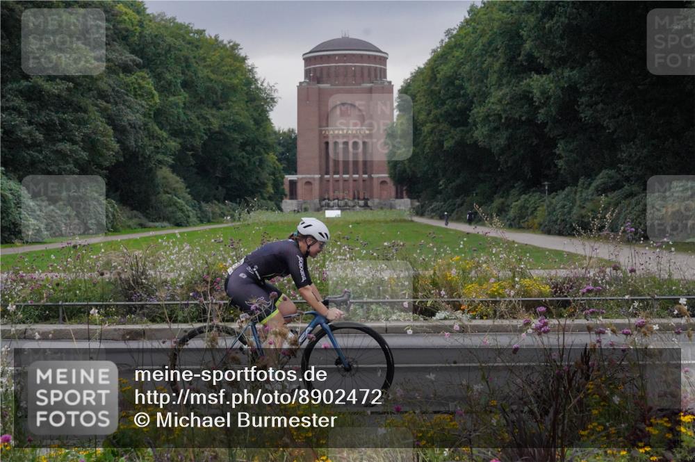 14.09.2025 - Stadtparktriathlon Michael Burmester http://msf.ph/oto/8902472 14.09.2025 09:40:34 Radfahren 443, 446, 483, 495 meine-sportfotos.de