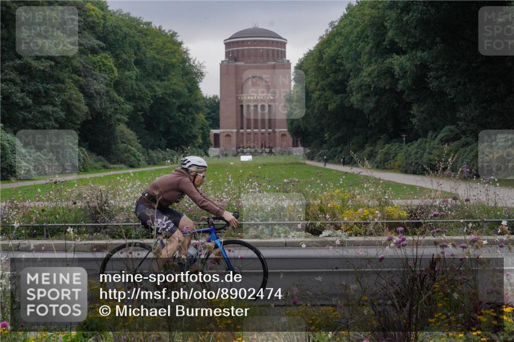 14.09.2025 - Stadtparktriathlon Michael Burmester http://msf.ph/oto/8902474 14.09.2025 09:40:37 Radfahren 446, 495 meine-sportfotos.de