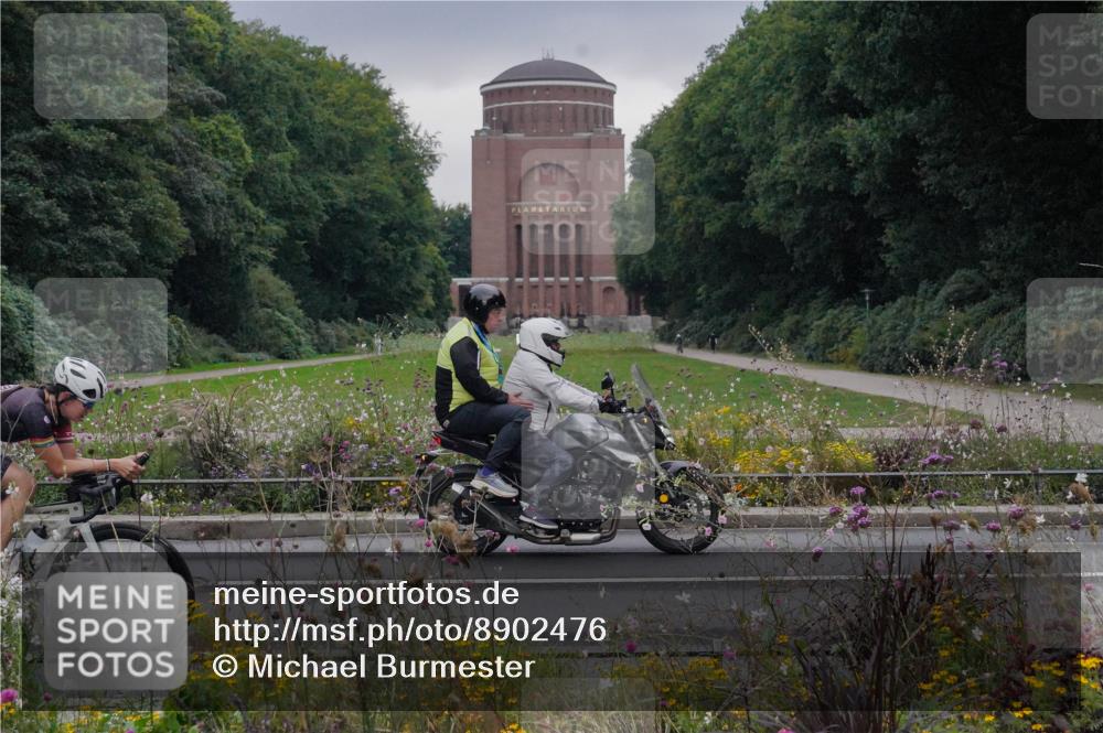 14.09.2025 - Stadtparktriathlon Michael Burmester http://msf.ph/oto/8902476 14.09.2025 09:40:51 Radfahren 440, 442, 455 meine-sportfotos.de