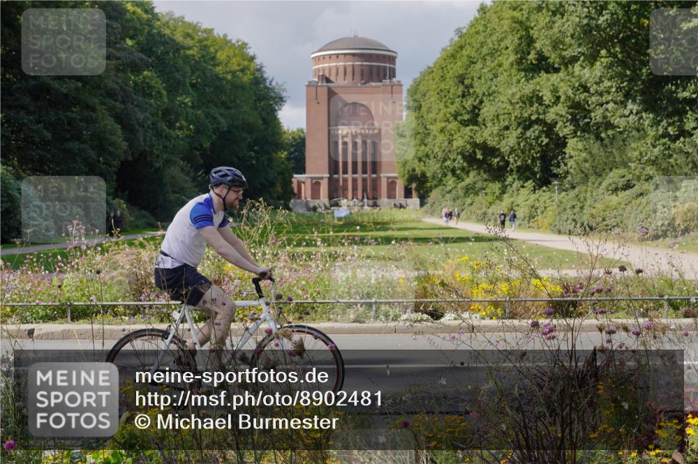 14.09.2025 - Stadtparktriathlon Michael Burmester http://msf.ph/oto/8902481 14.09.2025 13:32:32 Radfahren 1475, 1561, 1597 meine-sportfotos.de