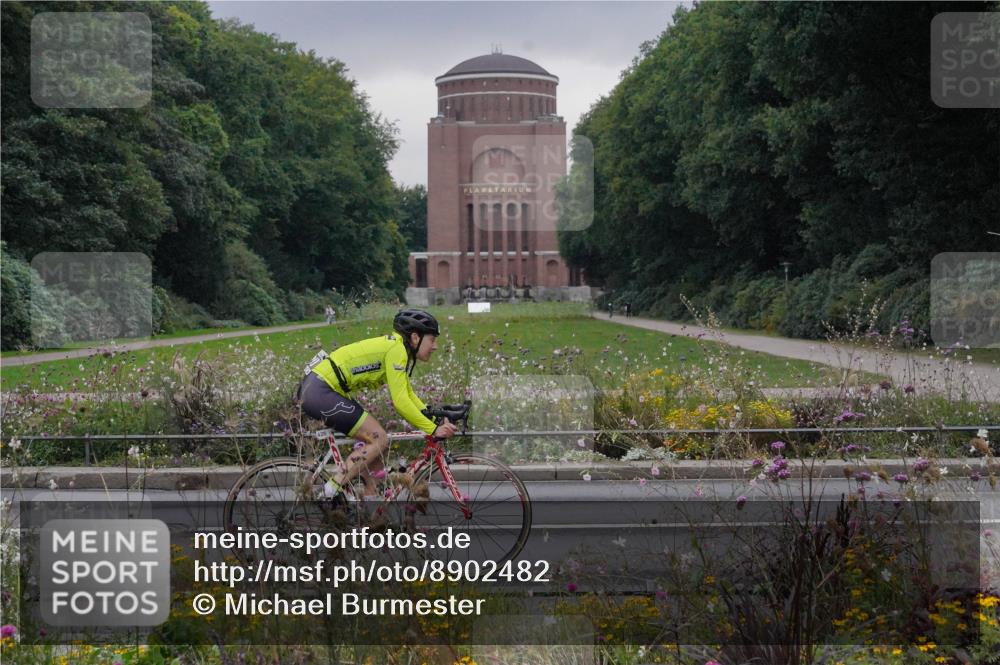 14.09.2025 - Stadtparktriathlon Michael Burmester http://msf.ph/oto/8902482 14.09.2025 09:41:01 Radfahren 420, 442, 452, 469, 472, 503 meine-sportfotos.de
