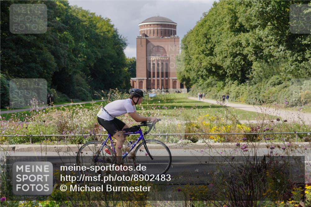 14.09.2025 - Stadtparktriathlon Michael Burmester http://msf.ph/oto/8902483 14.09.2025 13:32:33 Radfahren 1475, 1561, 1597 meine-sportfotos.de