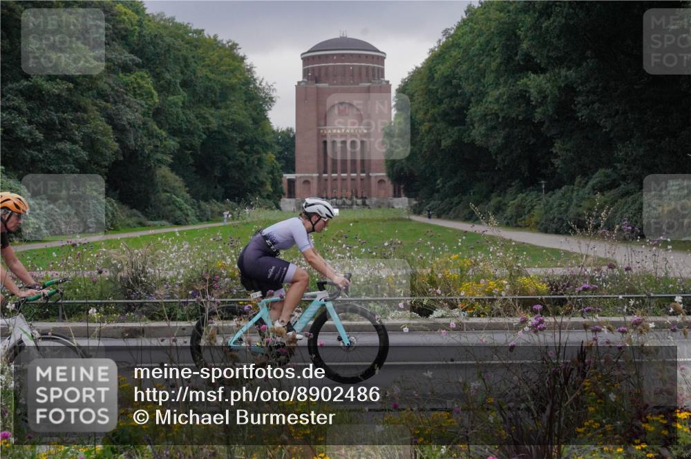 14.09.2025 - Stadtparktriathlon Michael Burmester http://msf.ph/oto/8902486 14.09.2025 09:41:08 Radfahren 439, 452, 459, 469, 472, 503 meine-sportfotos.de
