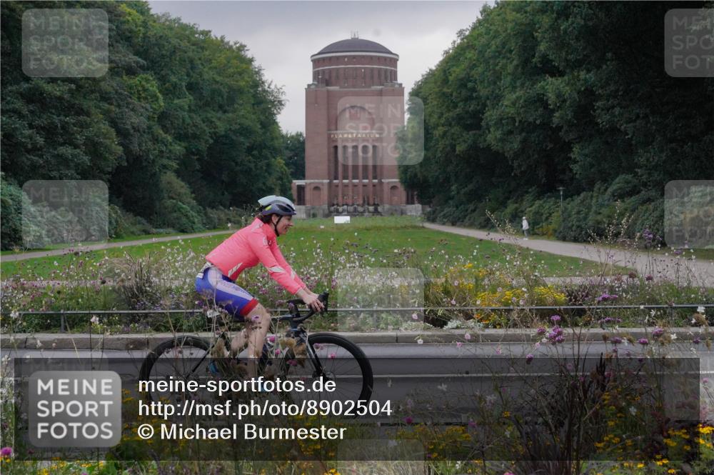 14.09.2025 - Stadtparktriathlon Michael Burmester http://msf.ph/oto/8902504 14.09.2025 09:42:15 Radfahren 415, 438, 460, 462, 479, 497 meine-sportfotos.de