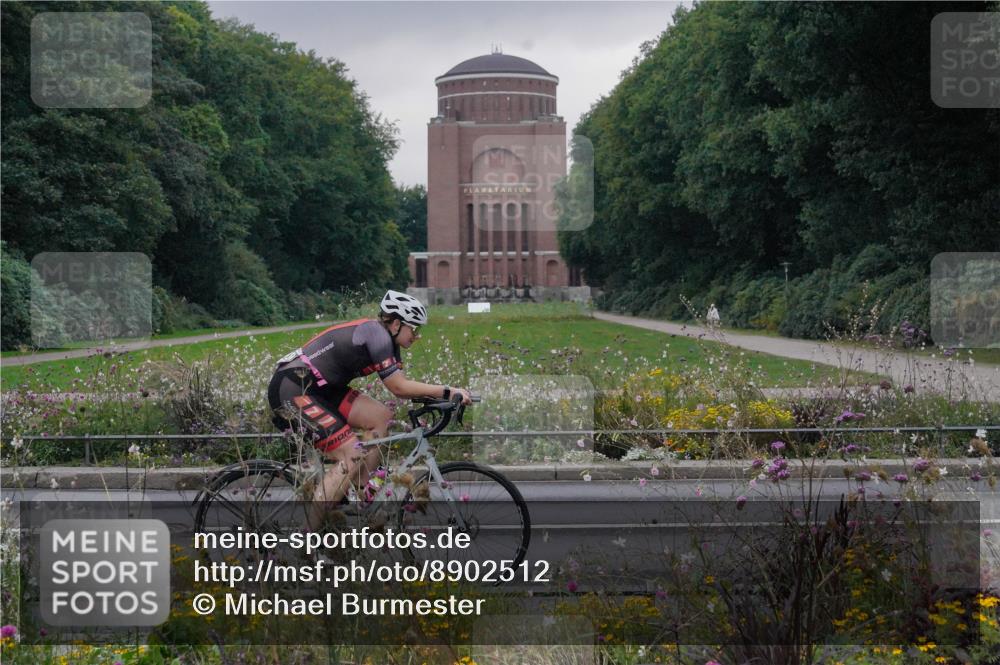 14.09.2025 - Stadtparktriathlon Michael Burmester http://msf.ph/oto/8902512 14.09.2025 09:42:21 Radfahren 438, 460, 462, 479, 497 meine-sportfotos.de