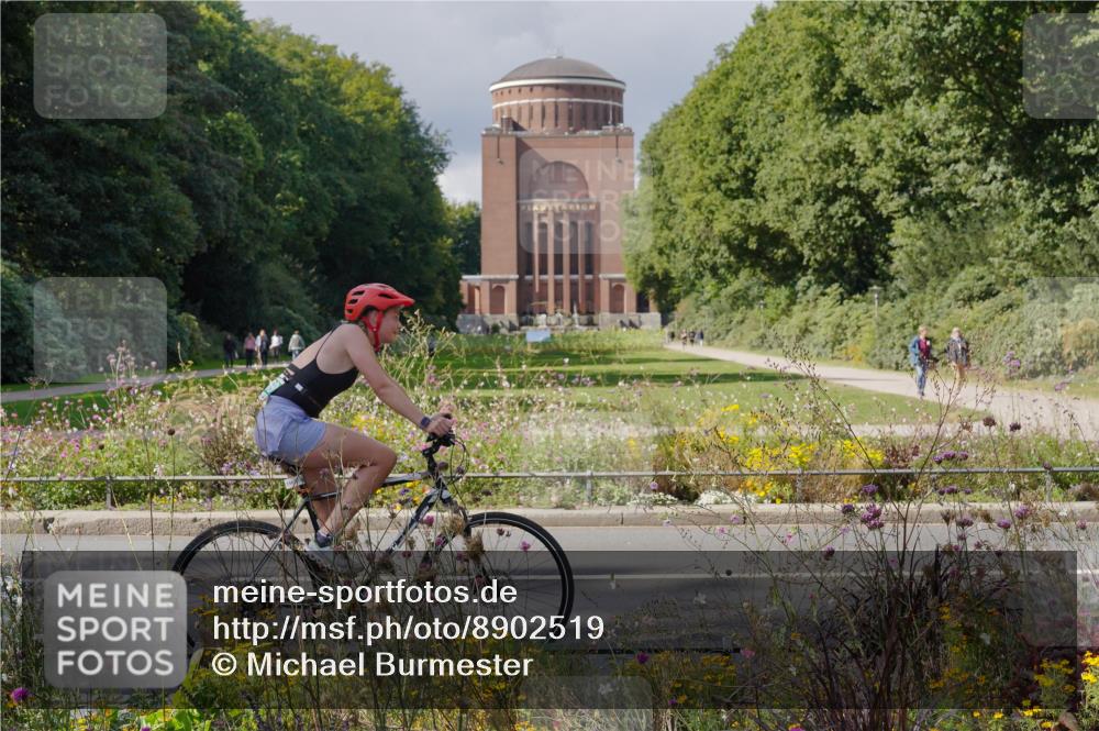 14.09.2025 - Stadtparktriathlon Michael Burmester http://msf.ph/oto/8902519 14.09.2025 13:33:30 Radfahren 1529, 1532, 1569 meine-sportfotos.de