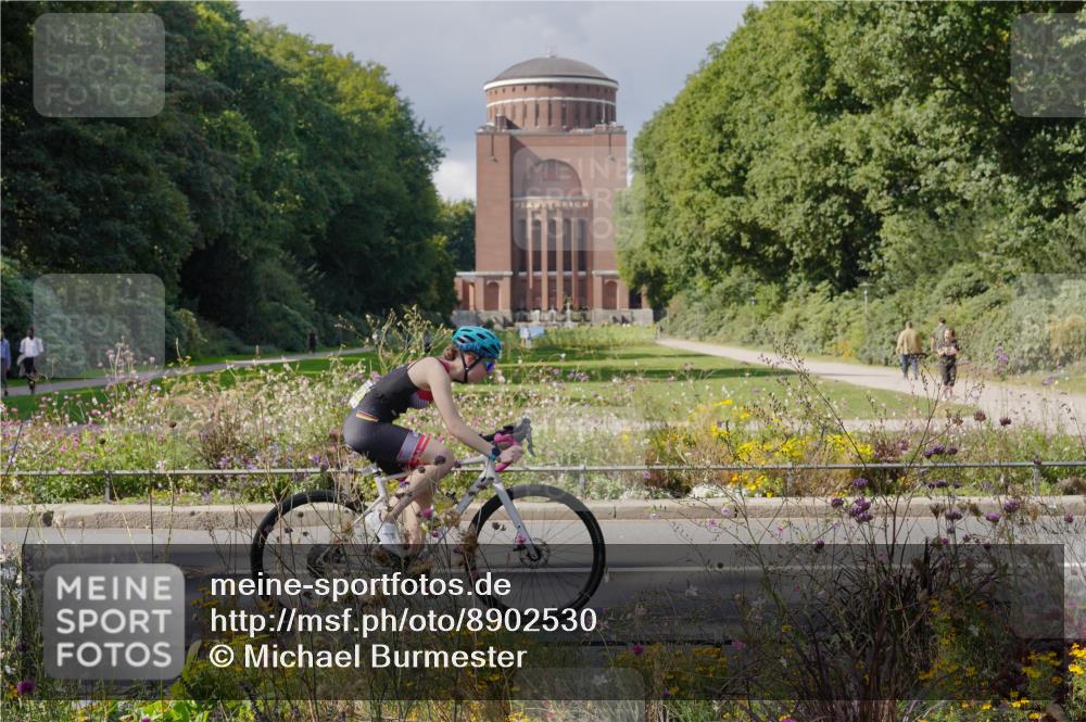 14.09.2025 - Stadtparktriathlon Michael Burmester http://msf.ph/oto/8902530 14.09.2025 13:34:09 Radfahren 1443, 1522, 1558, 1568 meine-sportfotos.de