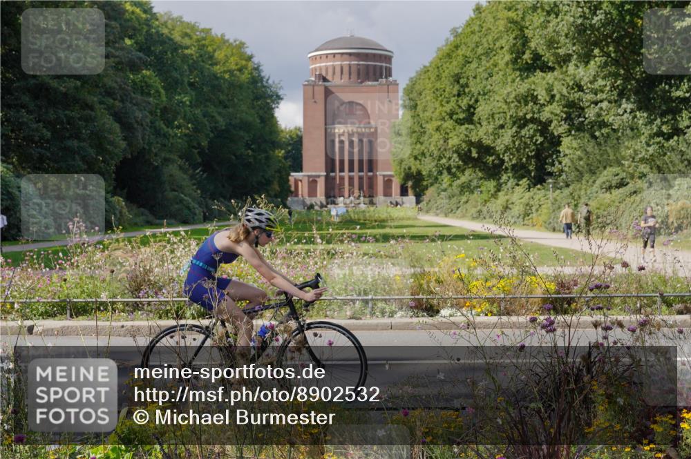 14.09.2025 - Stadtparktriathlon Michael Burmester http://msf.ph/oto/8902532 14.09.2025 13:34:11 Radfahren 1443, 1522, 1558, 1568 meine-sportfotos.de