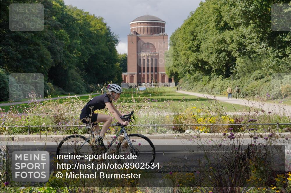 14.09.2025 - Stadtparktriathlon Michael Burmester http://msf.ph/oto/8902534 14.09.2025 13:34:17 Radfahren 1443, 1537, 1568 meine-sportfotos.de