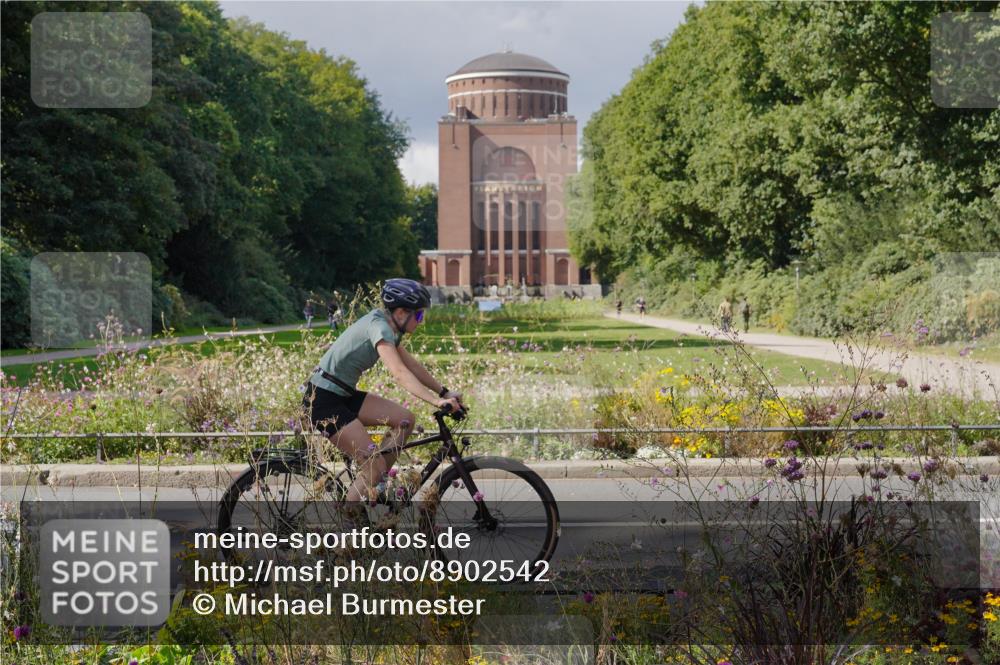 14.09.2025 - Stadtparktriathlon Michael Burmester http://msf.ph/oto/8902542 14.09.2025 13:34:32 Radfahren 1427, 1442, 1454, 1467, 1474, 1507, 1515, 1591 meine-sportfotos.de