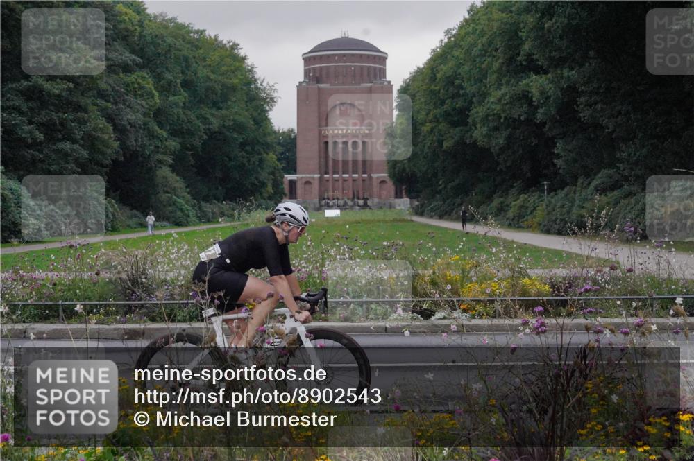 14.09.2025 - Stadtparktriathlon Michael Burmester http://msf.ph/oto/8902543 14.09.2025 09:44:06 Radfahren 501 meine-sportfotos.de