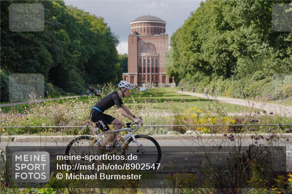 14.09.2025 - Stadtparktriathlon Michael Burmester http://msf.ph/oto/8902547 14.09.2025 13:34:37 Radfahren 1442, 1454, 1467, 1498, 1507, 1553, 1583, 1591 meine-sportfotos.de