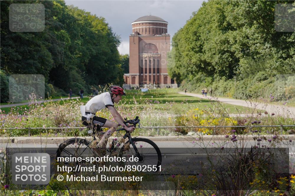 14.09.2025 - Stadtparktriathlon Michael Burmester http://msf.ph/oto/8902551 14.09.2025 13:34:42 Radfahren 1498, 1553, 1556, 1583, 1591 meine-sportfotos.de
