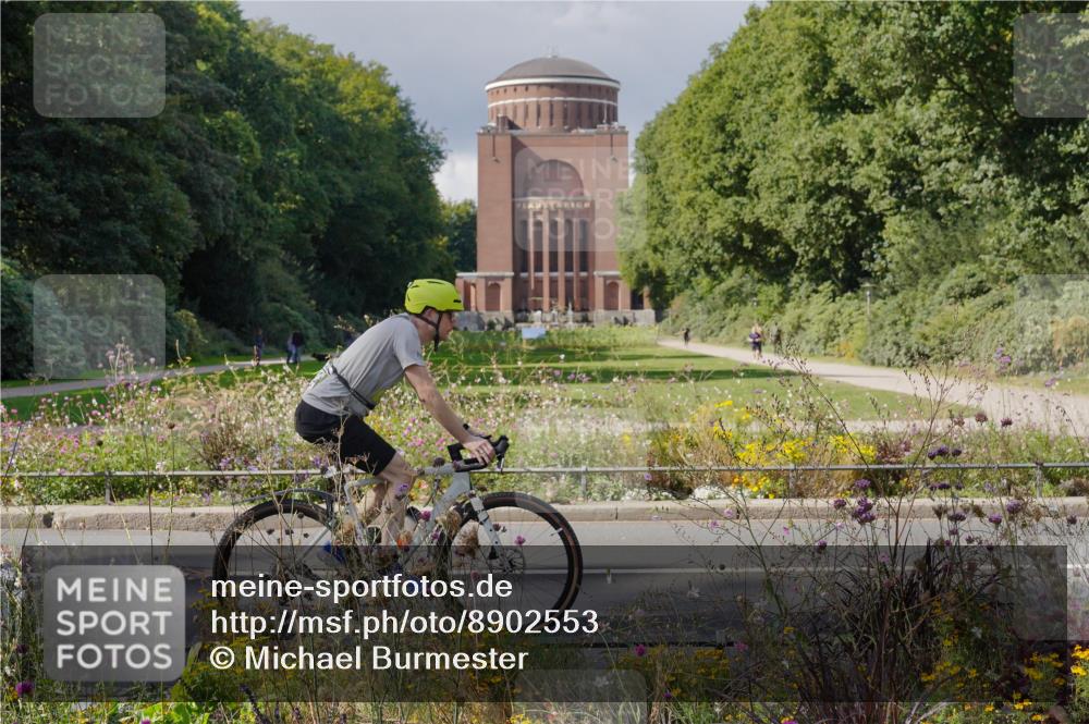 14.09.2025 - Stadtparktriathlon Michael Burmester http://msf.ph/oto/8902553 14.09.2025 13:34:42 Radfahren 1498, 1553, 1556, 1583, 1591 meine-sportfotos.de