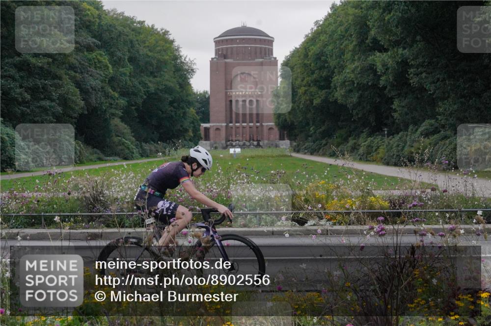14.09.2025 - Stadtparktriathlon Michael Burmester http://msf.ph/oto/8902556 14.09.2025 09:45:49 Radfahren 453 meine-sportfotos.de
