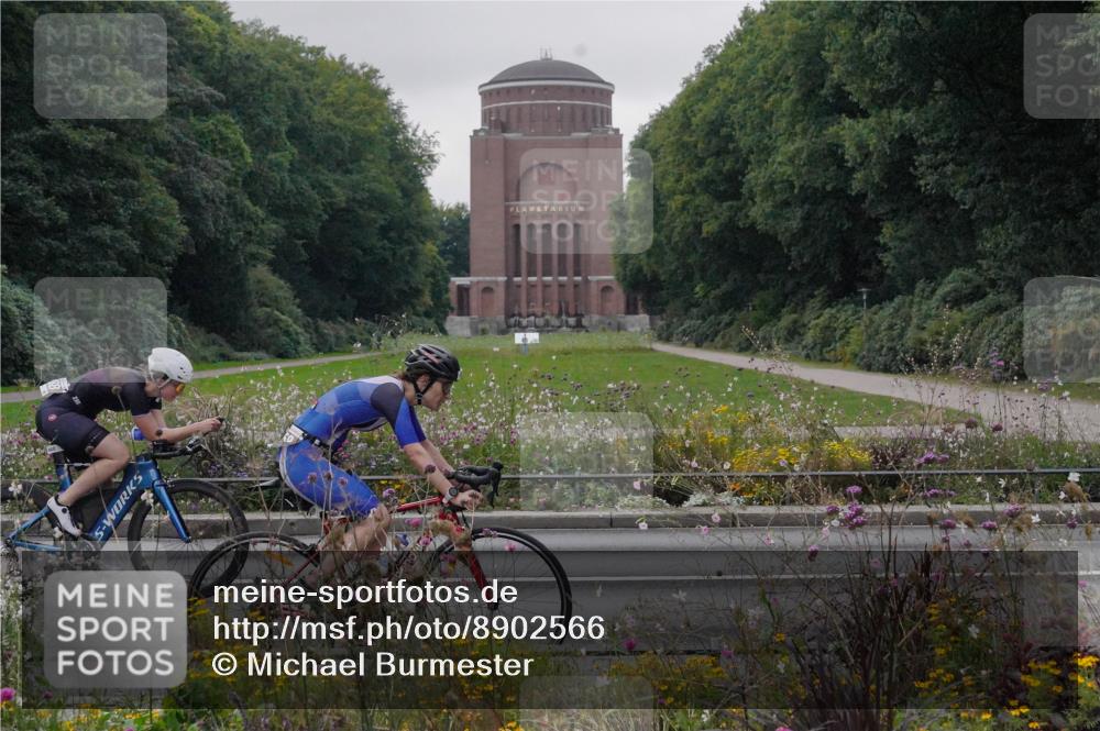 14.09.2025 - Stadtparktriathlon Michael Burmester http://msf.ph/oto/8902566 14.09.2025 09:46:37 Radfahren 382, 458, 468, 499 meine-sportfotos.de