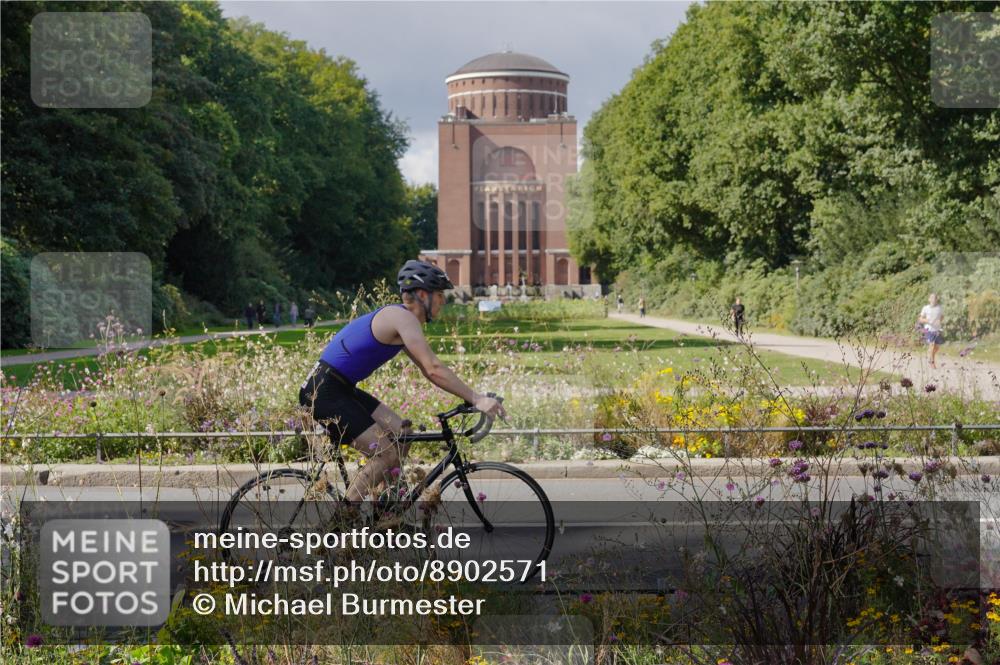 14.09.2025 - Stadtparktriathlon Michael Burmester http://msf.ph/oto/8902571 14.09.2025 13:35:30 Radfahren 1429, 1448, 1480, 1489, 1519, 1527, 1587, 1589 meine-sportfotos.de